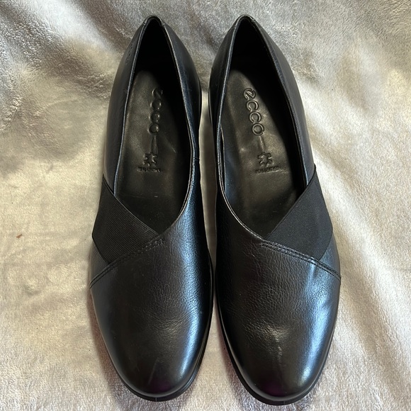Ecco Shoes - Ecco Woman’s Black Wedge Slip On Comfort Shoe 1-1/2” Heel Size EU 40 US 9-91/2